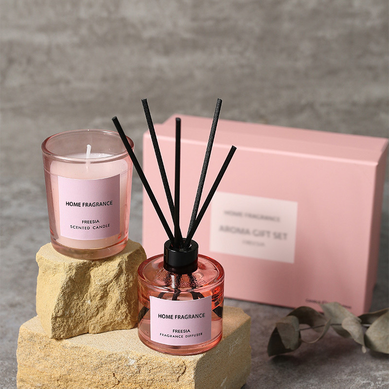 Home Fragrance Reed Diffuser Refill - Zestaw prezentowy: dyfuzor zapachowy i świeca